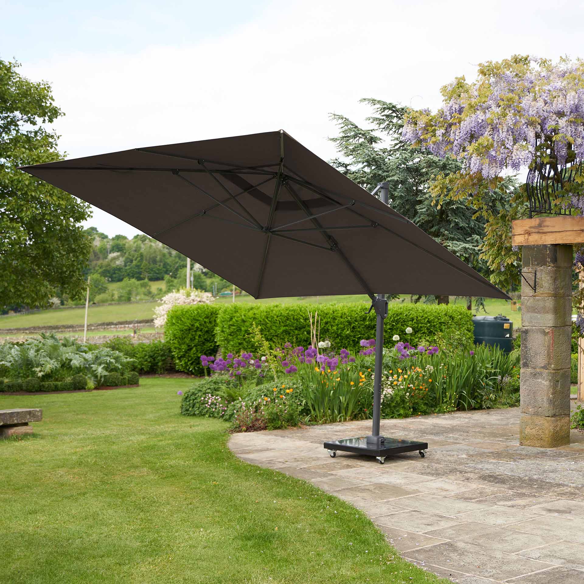 Free Arm Parasols