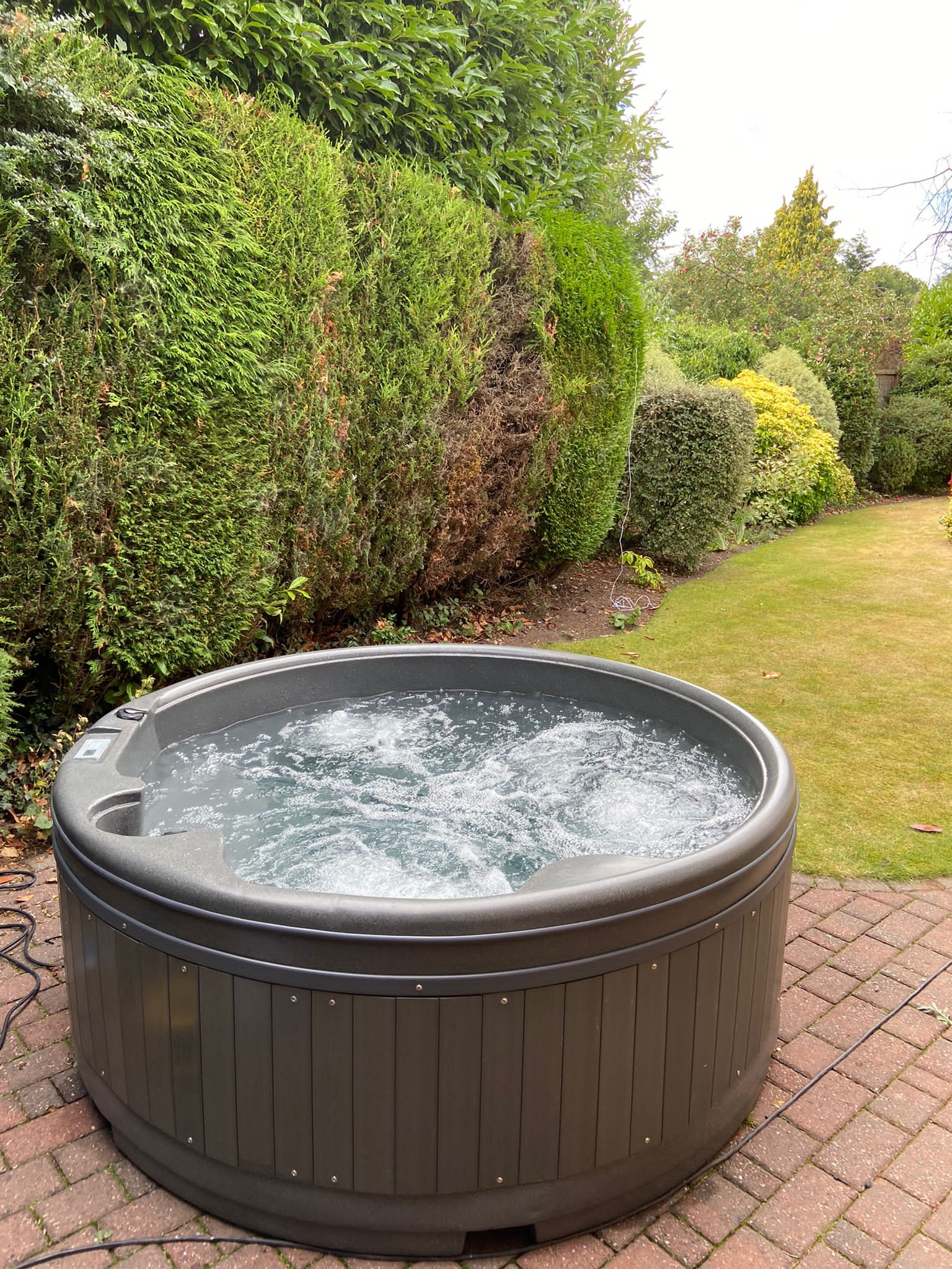 RotoSpa Orbis 4 Person Hot Tub