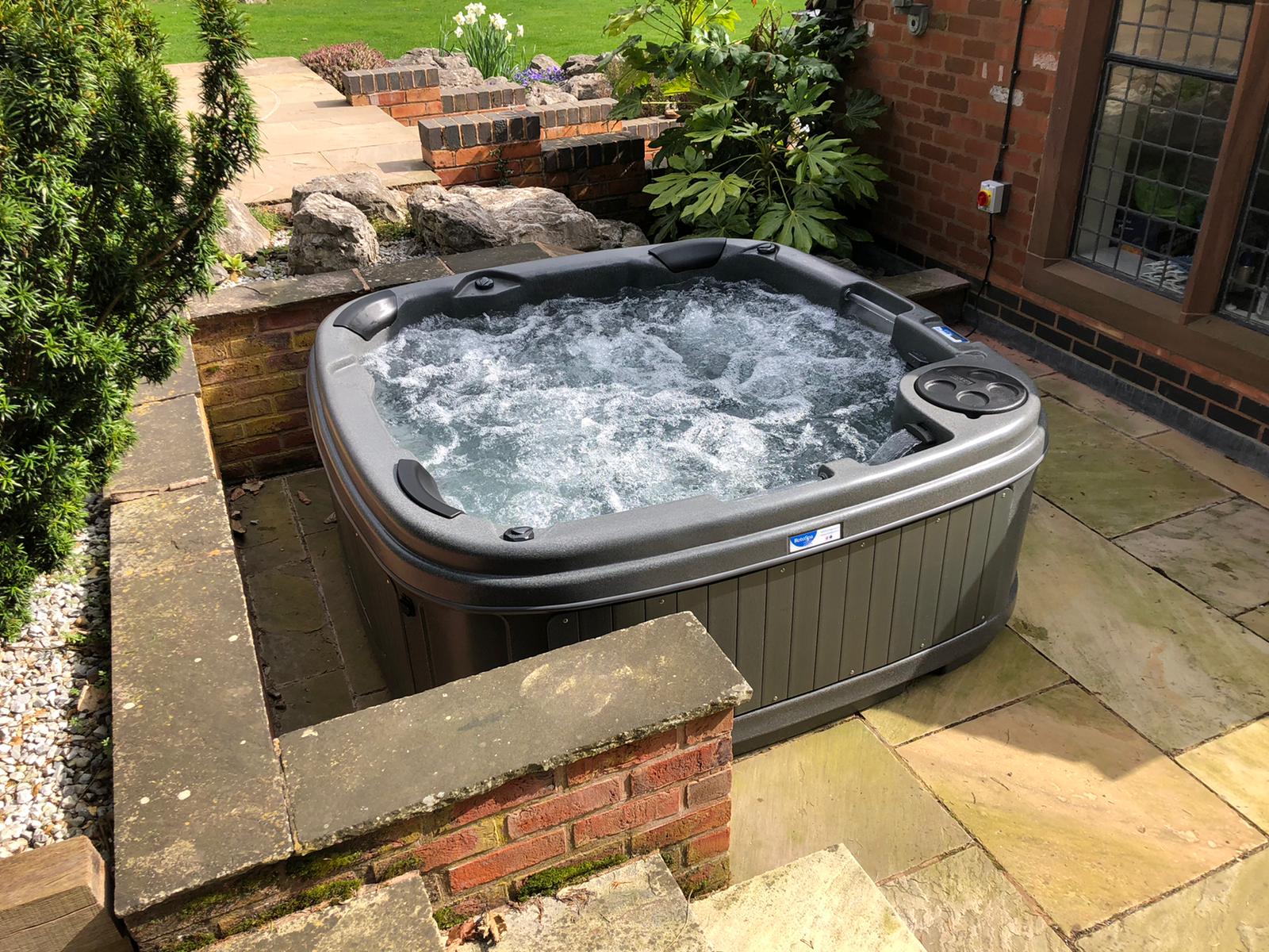 RotoSpa DuraSpa S160 6 Person Hot Tub