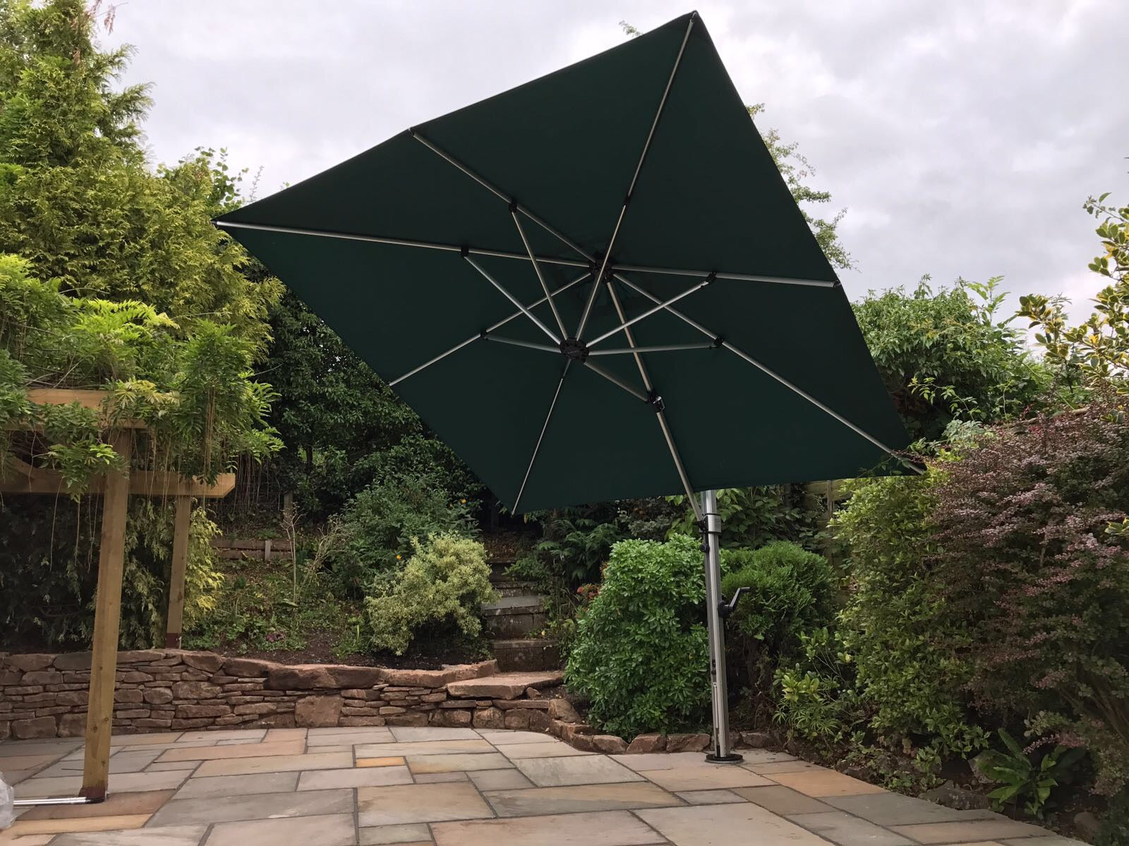 InstaShade Aurora Cantilever Parasol