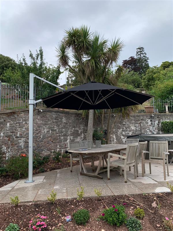 InstaShade Aurora Cantilever Parasol