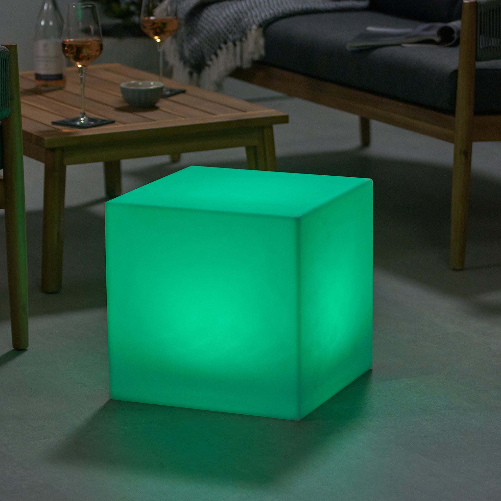 Orbis Outdoor Cube Light