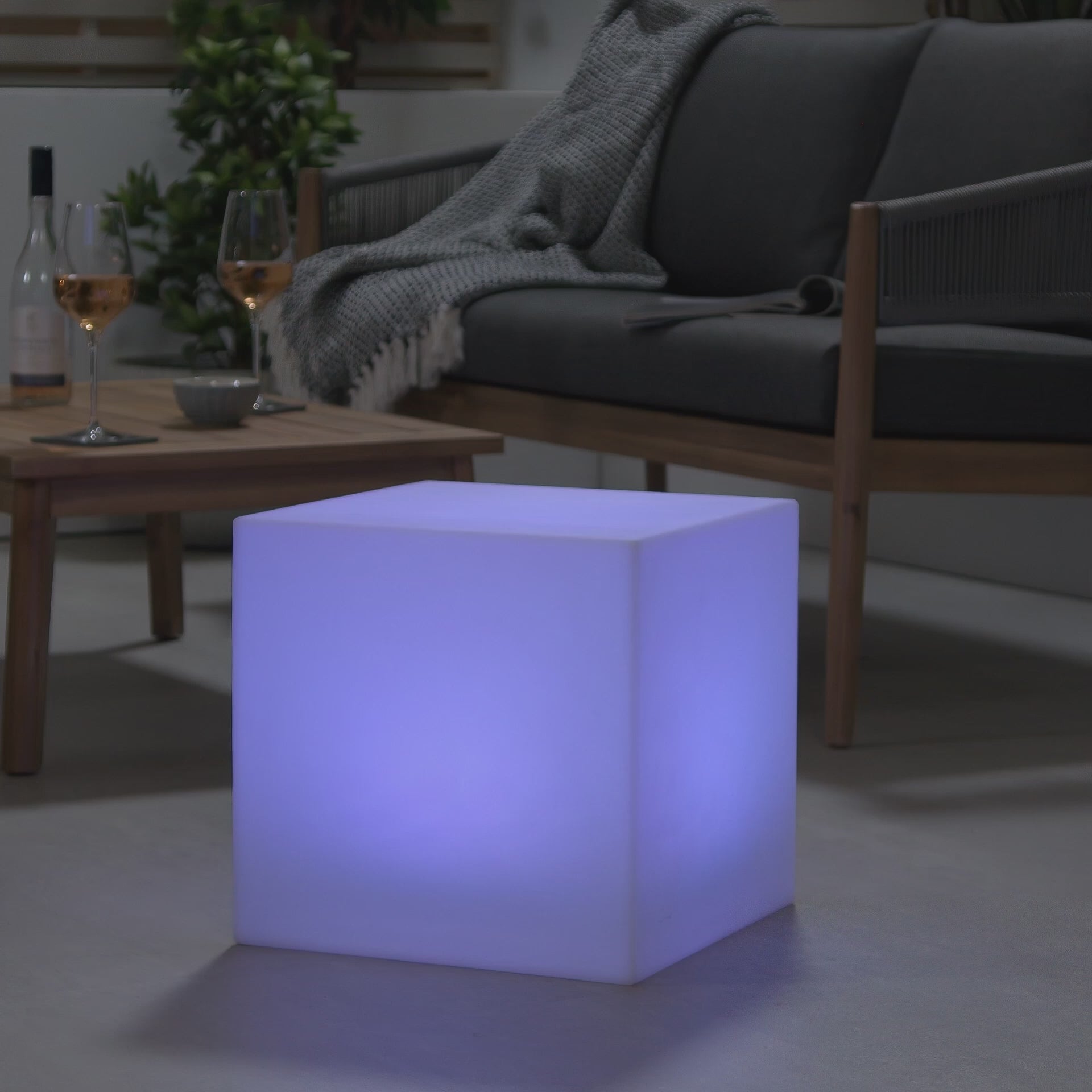 Orbis Outdoor Cube Light