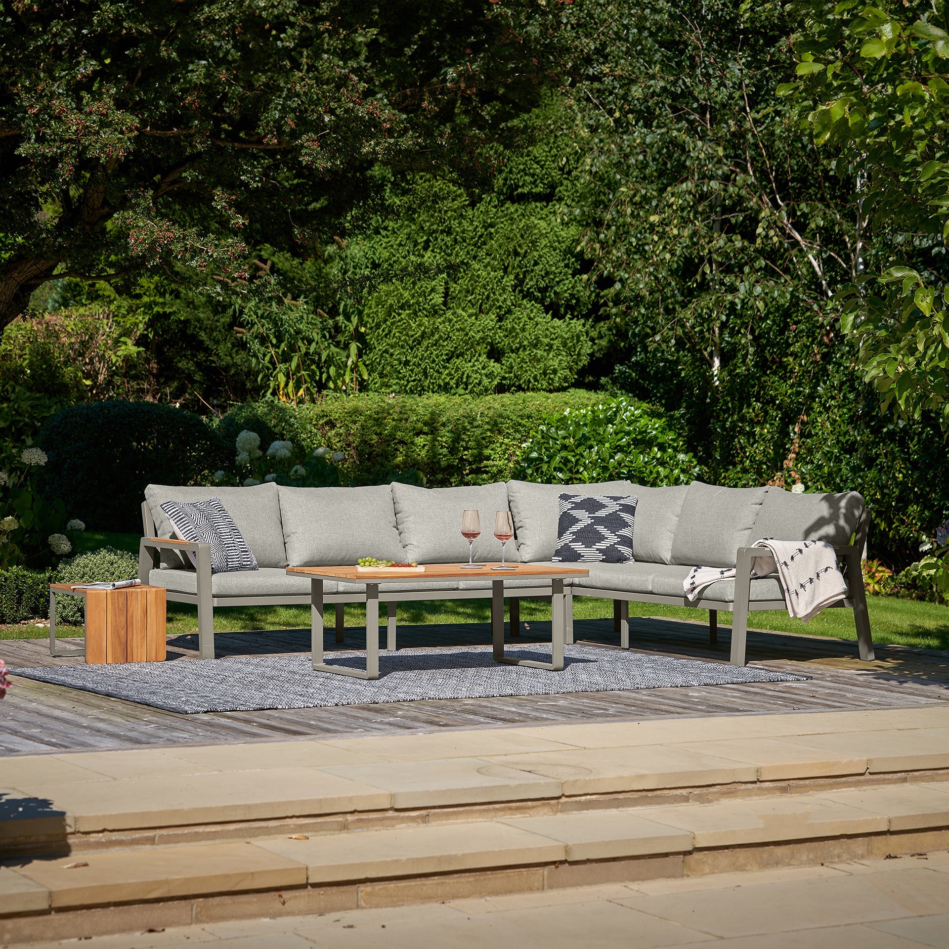 Pacific Stockholm Limestone Corner Set