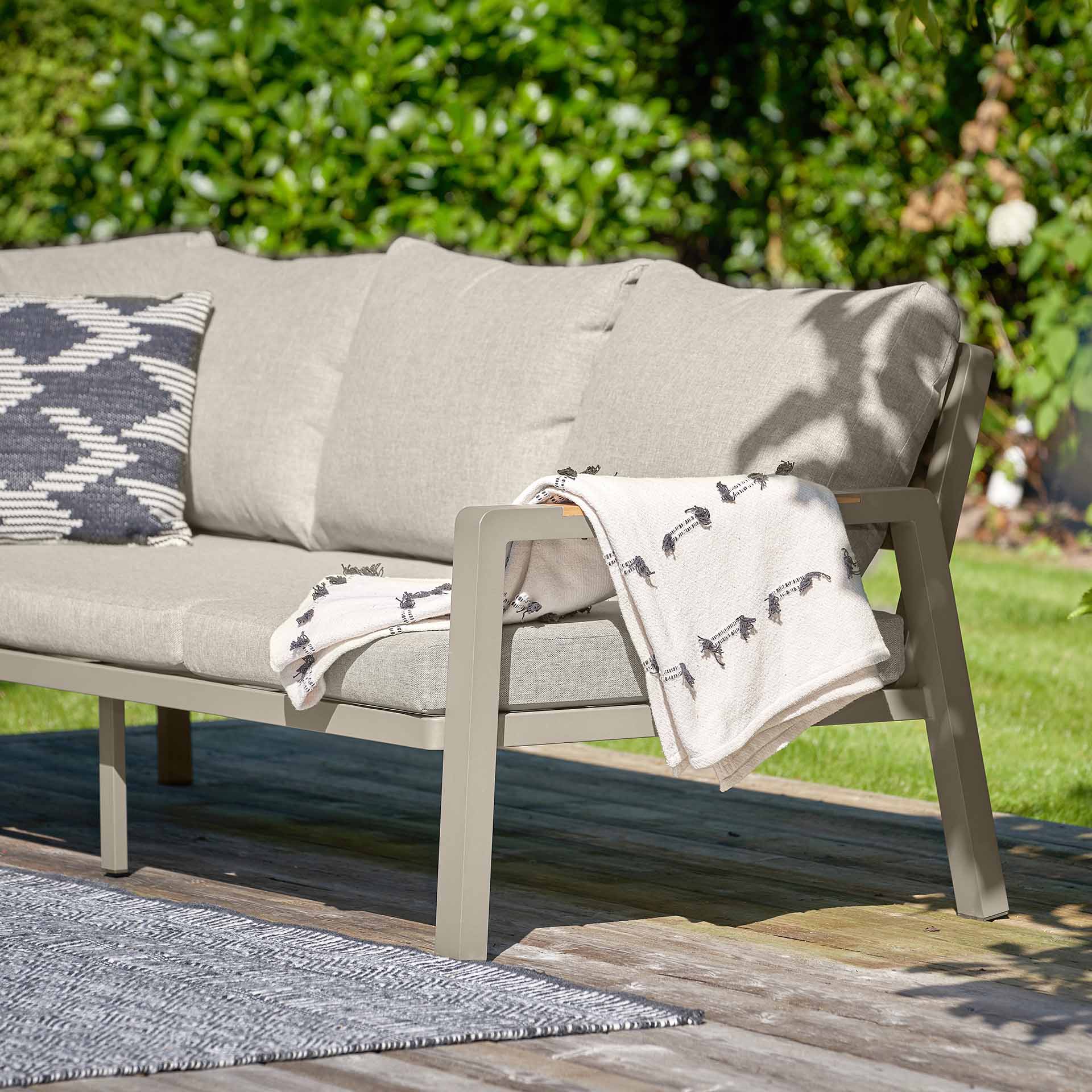 Pacific Stockholm Limestone Corner Set