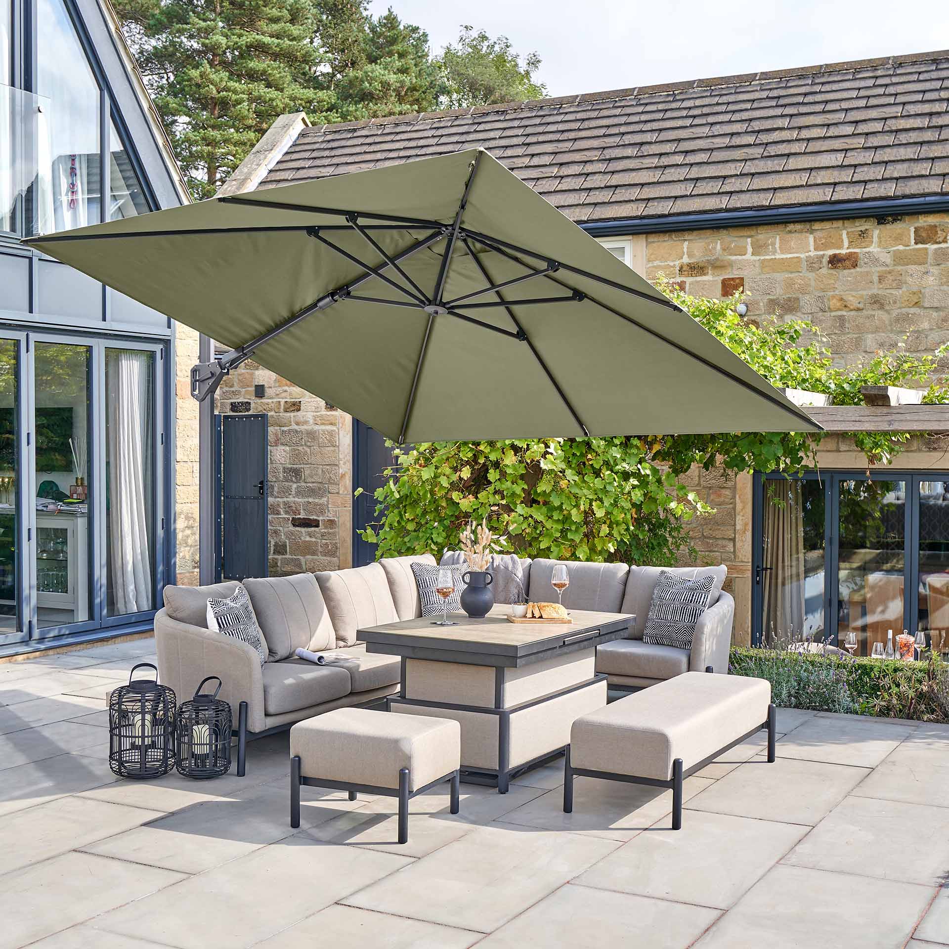 Platinum Challenger Premium Lush Green 3m Square Parasol