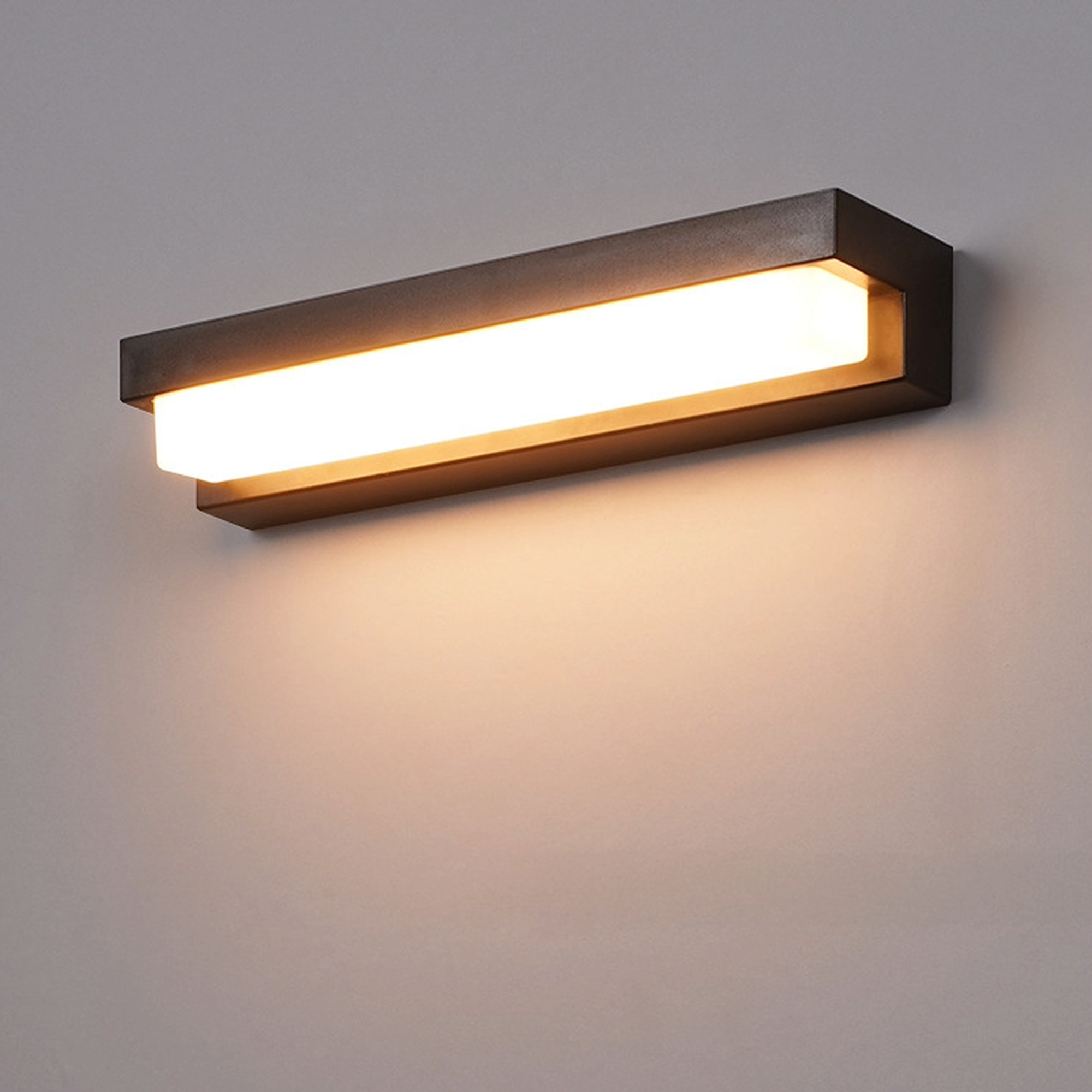 Dusk Solar Wall Light